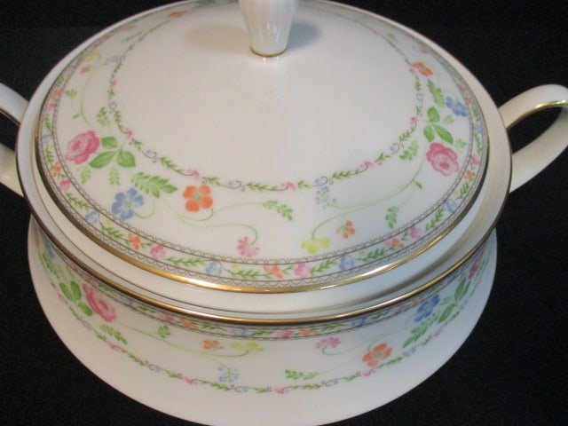 Noritake "Finale" Ivory China Covered Vegetable Bowl - 2