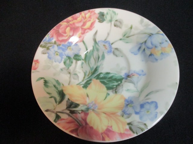 32 Pieces of Oscar de la Renta "English Tapestry" Oven to Table Dinner Ware - 6