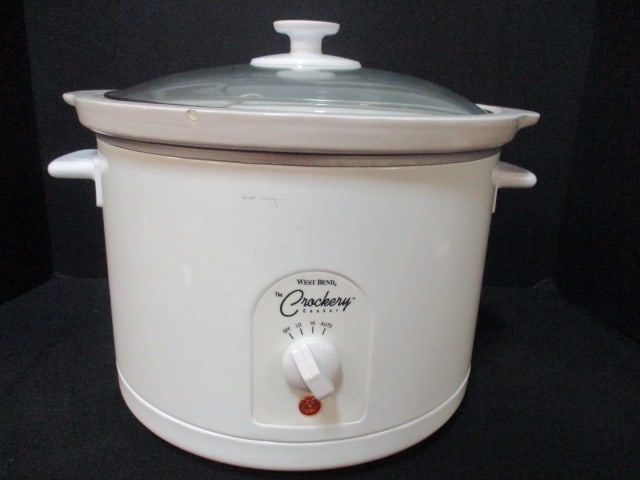 West Bend "The Crockery" Slow Cooker: .