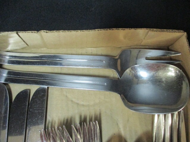 19 Pieces of Retroneau Stainless Flatware and Serving Pieces - 2