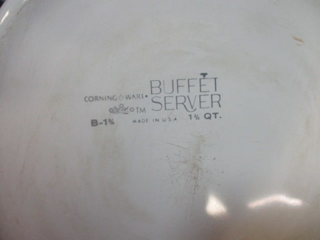 Corning Ware 1 1/2 Quart Buffet Server Covered Casserole with Warming Stand - 5