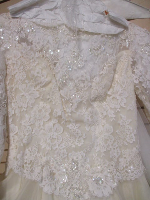 Vintage Wedding Dress and Headpiece Veil - 2