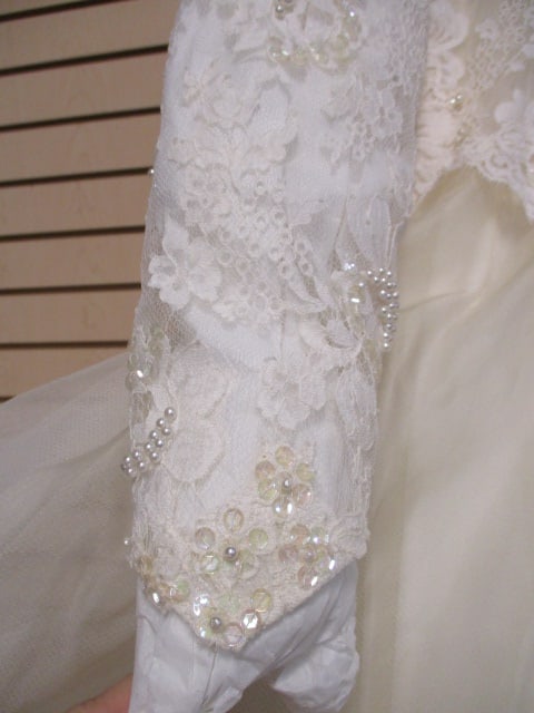 Vintage Wedding Dress and Headpiece Veil - 3