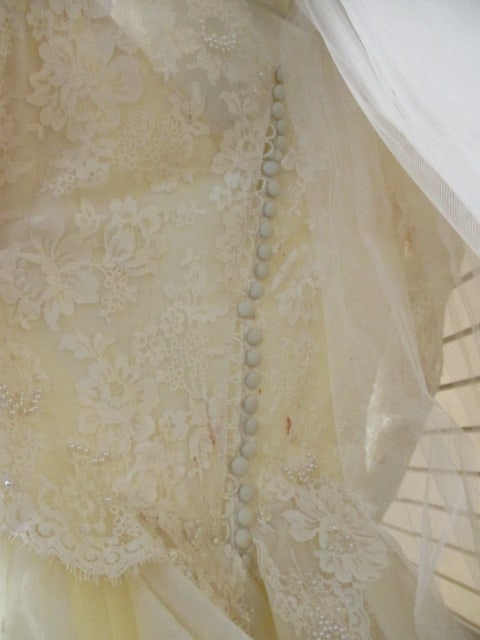 Vintage Wedding Dress and Headpiece Veil - 5