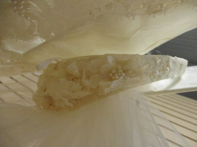 Vintage Wedding Dress and Headpiece Veil - 7