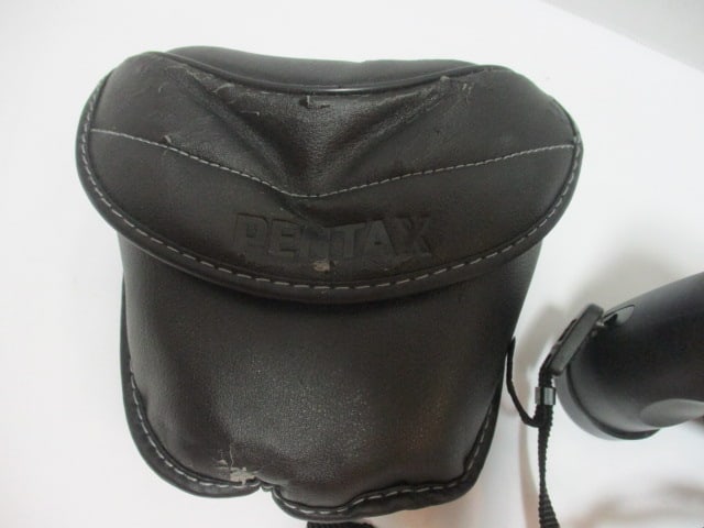 Pair of Pentax 10x25 UCF XII Binoculars in Carry Case - 2