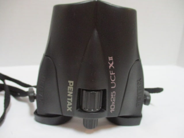 Pair of Pentax 10x25 UCF XII Binoculars in Carry Case - 3