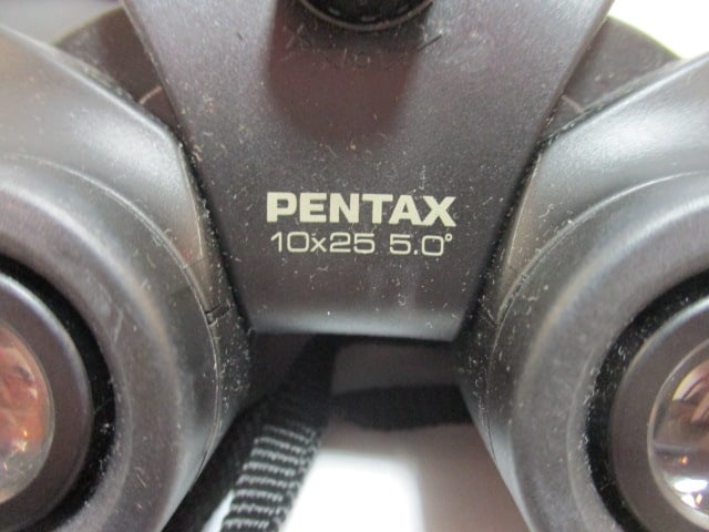 Pair of Pentax 10x25 UCF XII Binoculars in Carry Case - 4