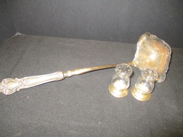 Alving Weighted Sterling Base Etched Glass Shakers and Web Sterling Handle Stainless (1 of 7)