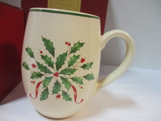 Lenox "Winter Greetings" Thermal Carafe and Two "Holiday" Cocoa Mugs All in Original Boxes - 3