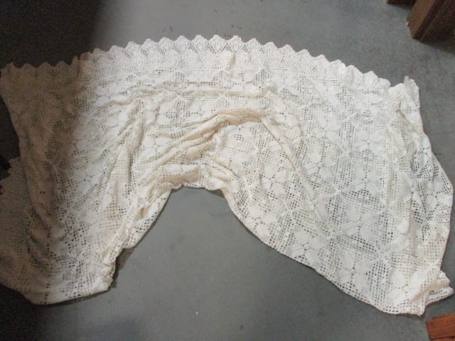 Vintage Hand Made Lace Table Cloth - 2