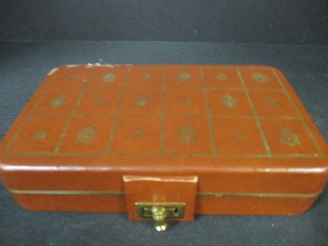 Vintage Gentleman's Valet Case with Nice Grouping of Tie Bars and Pins - 4