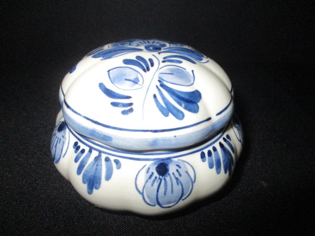 Handpainted Delft Blue Trinket Box and Henry Wedemeter Porcelain Windmill - 4