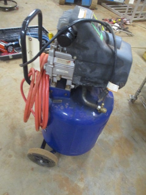 Campbell Hausfeld 15 Gallon Upright Compressor - 4