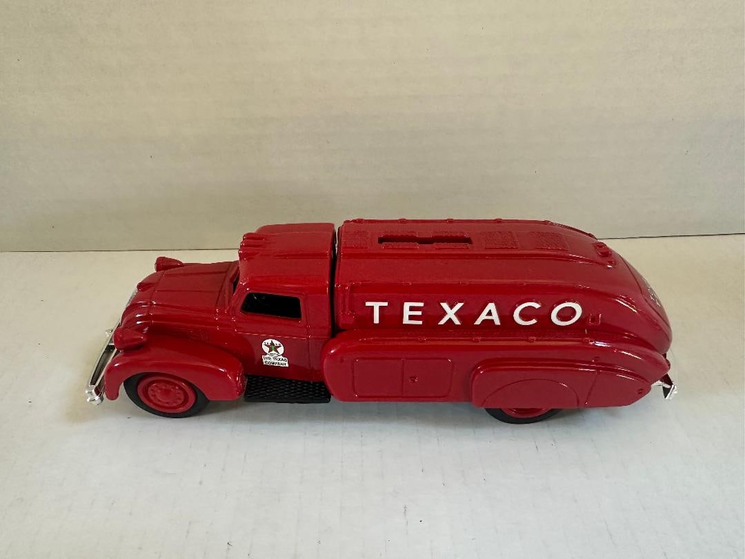 Vintage 1993 TEXACO 1939 DODGE AIRFLOW TANKER DIE CAST METAL LOCKING COIN BANK in Original Box - 2