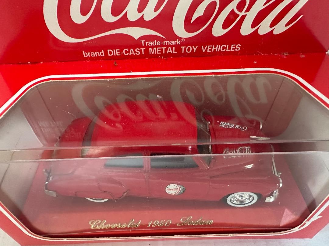 Vintage Coca-Cola Die Cast Metal "1950 CHEVROLET SEDAN"? in Original Unopened Packaging, 1/43 Scale - 4