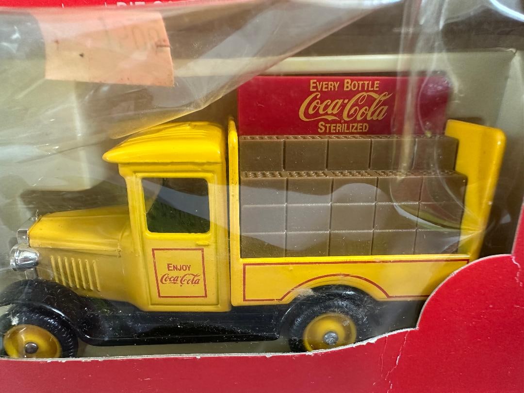 Vintage 1979 Coca-Cola Die Cast Metal Delivery Truck in Original Packaging - 2