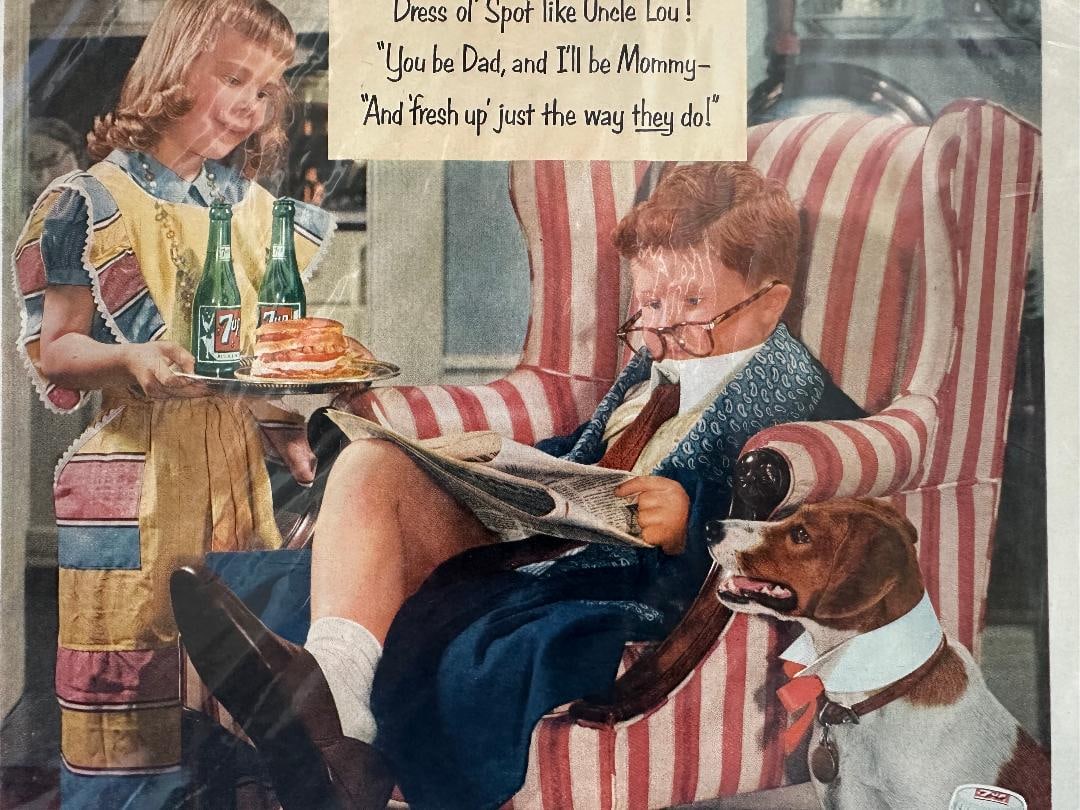 Vintage 1955 "The All-Family Drink"? 7-UP Advertisement in Plastic Wrap - 3