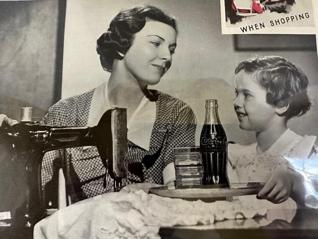 1935 Vintage Ladies Home Journal, COCA-COLA Advertisement in Plastic - 3