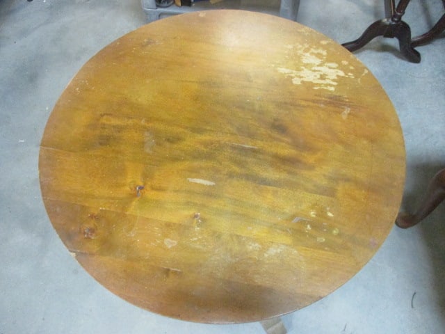 Vintage Victorian Round Parlor Table - 2