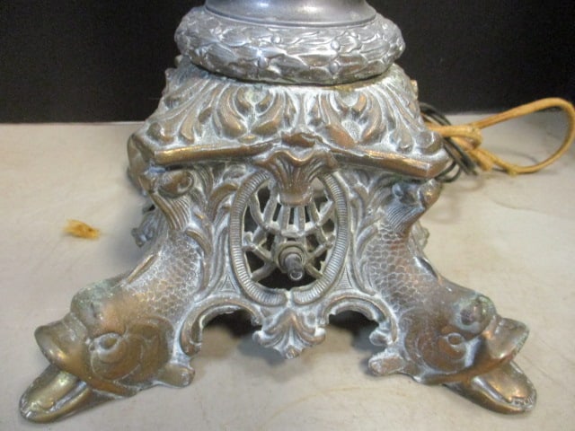 Antique Victorian Banquet Lamp with Glass Shade - 2