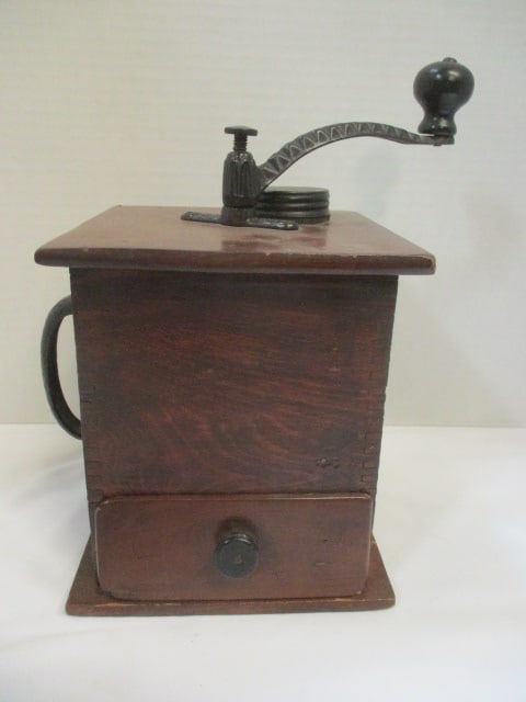 Vintage Wood Coffee Grinder: 7 1/2"