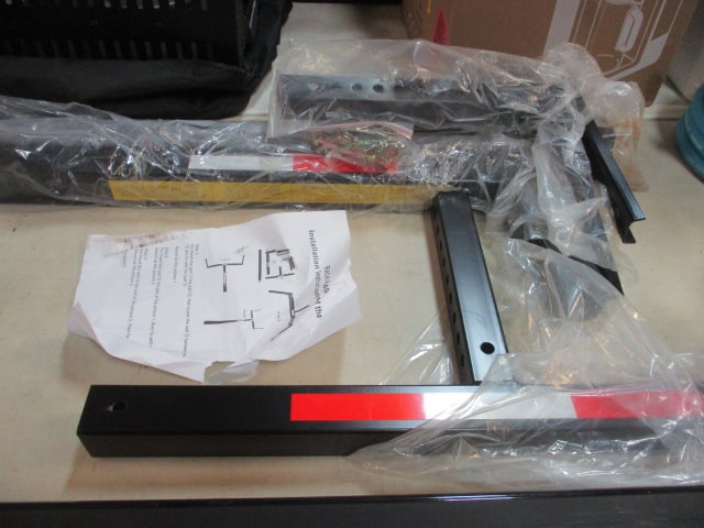 New Old Stock RACK-A04S Hitch-Mounted Truck Bed Extender: no box, but in plastic and with instructions