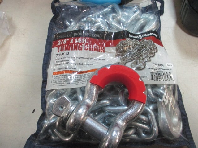 New Old Stock 14Ft Towing Chain and Galvanized Steel Bow Shackle (1 of 2)