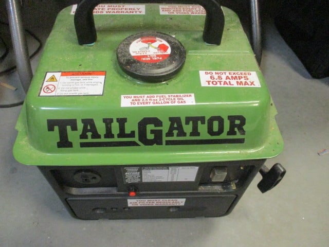 Tailgator 2 Cycle Gas Generator - 6.5 Amps Max: Local Pickup Only