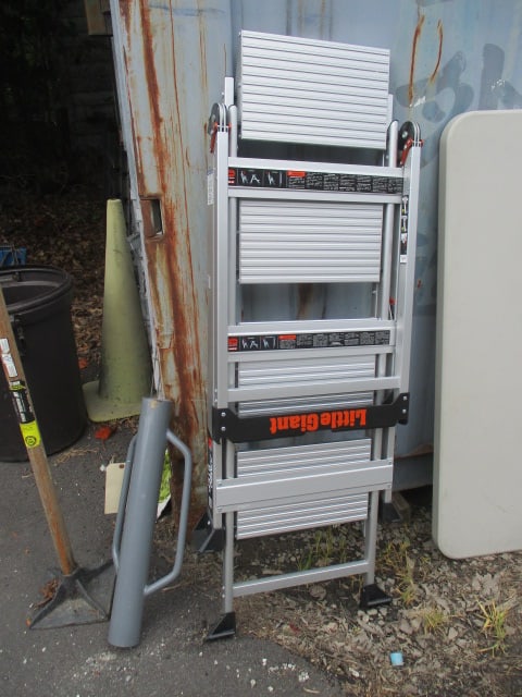Little Giant 35" Jumbo Step Ladder (1 of 4)