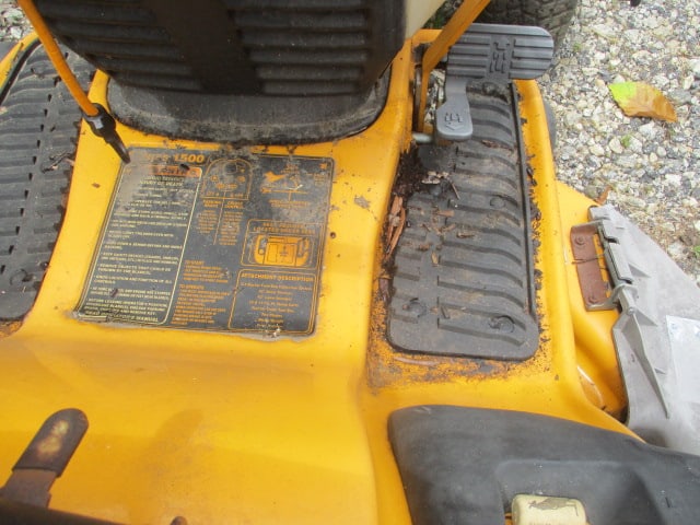 Cub Cadet 1525 Riding Lawnmower with 15.0 Kawasaki Motor - 10