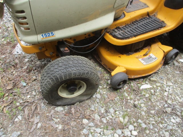 Cub Cadet 1525 Riding Lawnmower with 15.0 Kawasaki Motor - 5