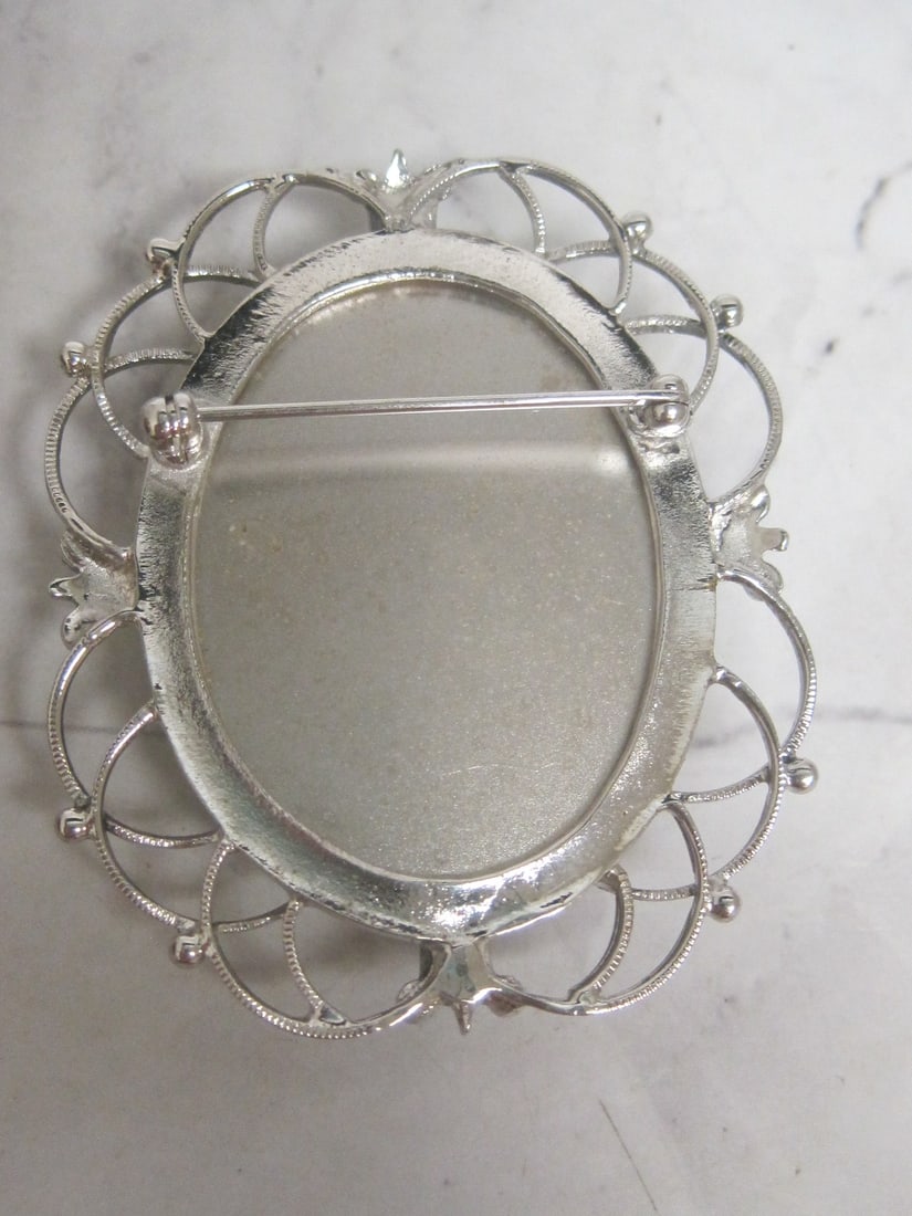 Whiting & Davis Cameo Brooch & Clip Earrings - 4