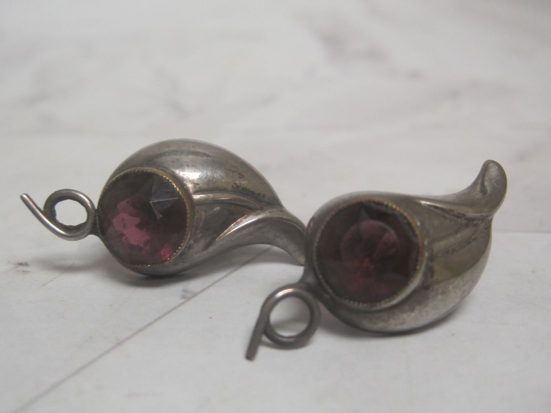 Sterling Silver Vintage Screwback Earrings with Purple Stones: Weighs 5.4 grams