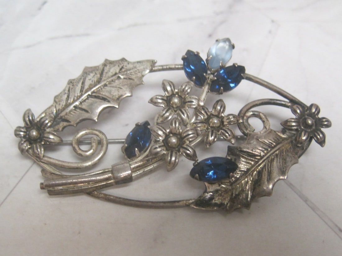 Sterling Silver Vintage Flower Brooch with Blue Stones: Weighs 14.3 grams