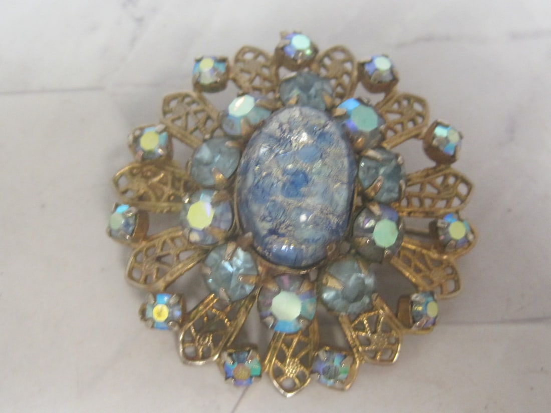 Vintage Kramer Blue Rhinestone Brooch: .