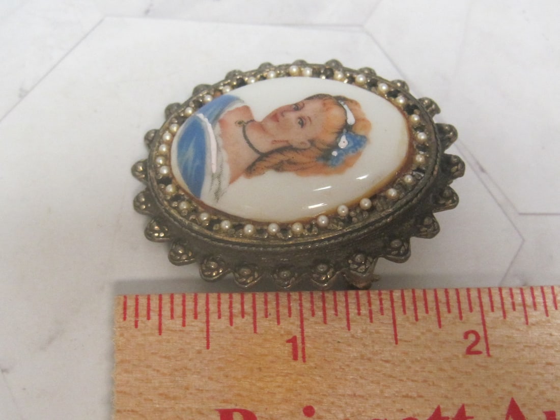 Vintage Limoges Porcelain Portrait of a Woman Brooch/Pendant - 6