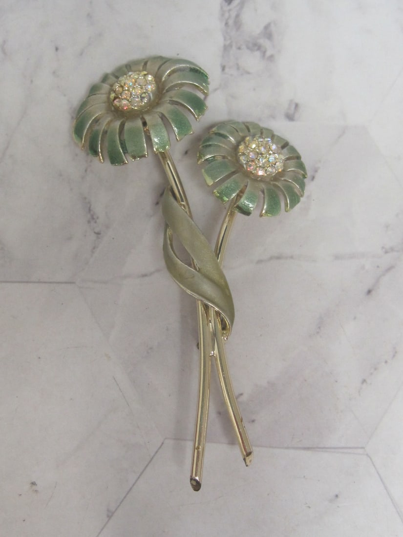 BSK Vintage Signed Flower Brooch: .