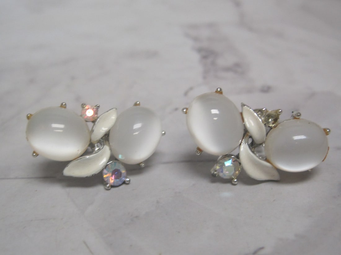 Vintage Lisner Moonglow & Rhinestone Screwback Earrings: Signed