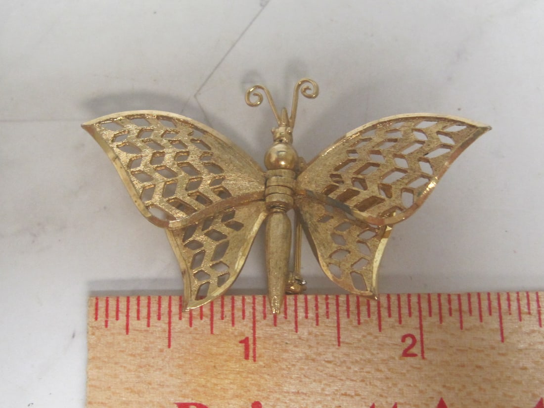 Vintage Coro Goldtone Butterfly Brooch - 4