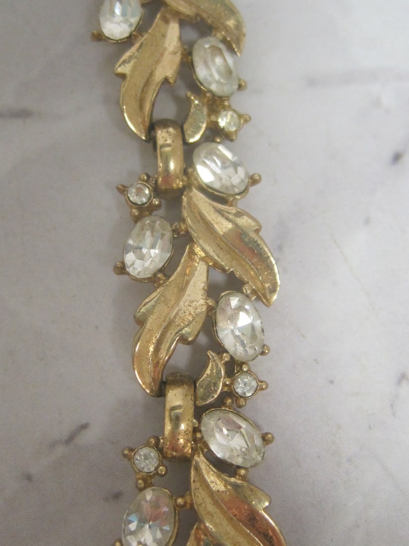 Vintage Trifari Goldtone Leaf & Crystal Necklace - 2