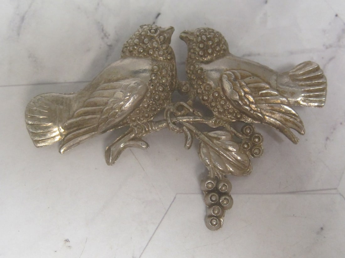 Antique Silvertone Lovebirds Brooch: .