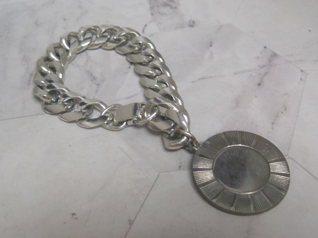7" Vintage Lisner Silvertone Chain Link Bracelet with Medallion: Signed