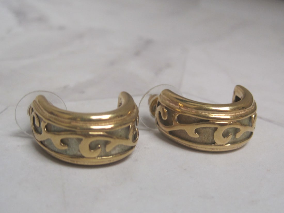 14k Gold & Sterling Silver Earrings with Openwork Scroll Design: Weighs 2.3 grams