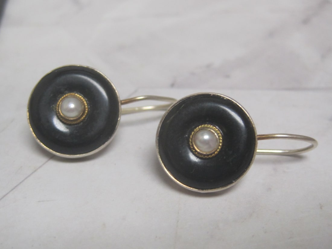 Sterling Silver Onyx & Pearl Earrings: Weighs 5.8 grams