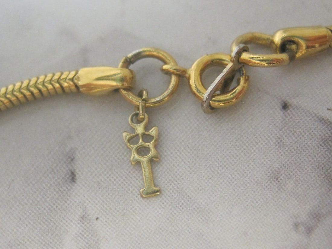 1960's Crown Trifari Lucite Pendant on 26" Goldtone Chain - 5