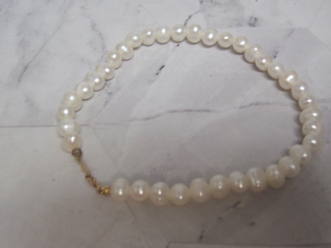 7" Pearl Bracelet with 14k Gold Clasp: .