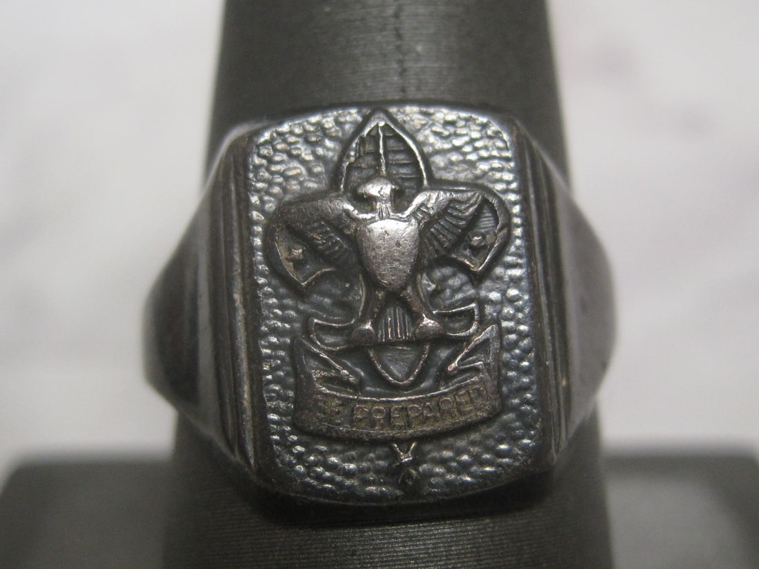 Antique Sterling Silver Boy Scout Ring: Weighs 7 grams, Size 9, Band repaired