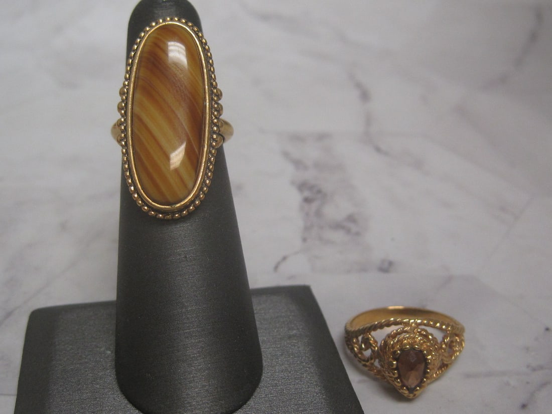 Lot of 2 Vintage Avon Goldtone Rings (1 of 5)