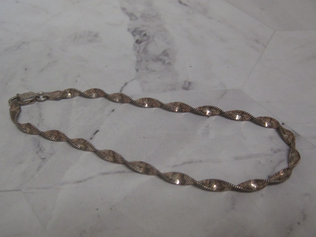 8" Sterling Silver Twisted Design Bracelet (1 of 4)